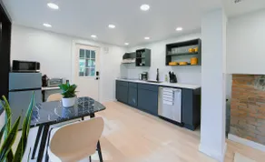 Modern Studio with Views - Image 5