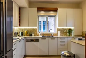 Luxury Home off Emek Refaim, Kosher - Image 2