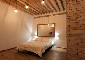 Loft 105| steps from the central square+parking - Image 3