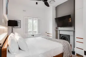 Stylish one bedroom Barangaroo Park apartment plus - Image 2