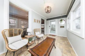New! Lovely 1BR. Walk to Main St - Image 2