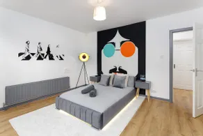 FLATZY - Iconic Beatles and Liverpool Culture Home - Image 3