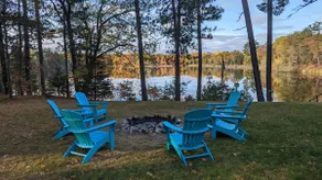 Log Lake home, 520+ ft frontage, 15 acres, Hot Tub - Image 4