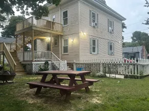 Quaint Neighborhood / Close to Beaches - Image 4