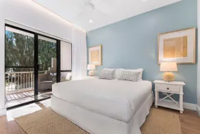 Deluxe Three Bedroom Apartment - Image 2