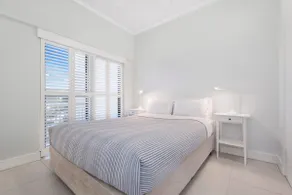 Deluxe Three Bedroom Apartment - Image 4