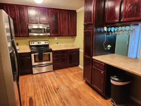 Theater, heated pool/hot tub near HPU/Market - Image 3