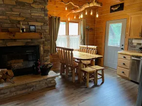 Little Valley private log cabin in the woods by Lake Petenwell - Image 2