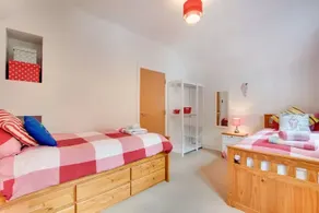 The Big Beach Hut - Image 5