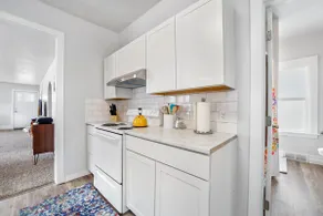 The Hippie House: Downtown Bungalow - Image 3