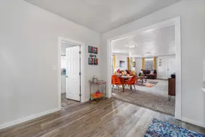 The Hippie House: Downtown Bungalow - Image 5