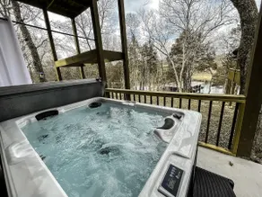 Table Rock Water Front House Spa Arcade Fire Pit - Image 3