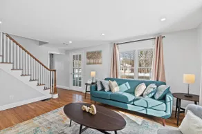 Stylish & Luxurious 3 BDR Home with Play Station - Image 3
