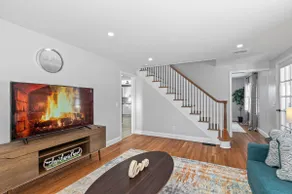 Stylish & Luxurious 3 BDR Home with Play Station - Image 4