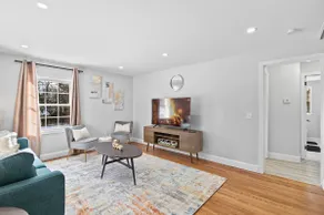 Stylish & Luxurious 3 BDR Home with Play Station - Image 2