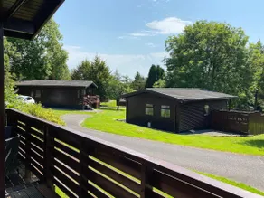 Conifer Lodge 8 with Hot Tub - Image 3