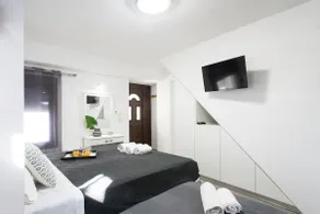 Bohemian Townhouse Ground Floor Skiathos - Image 2