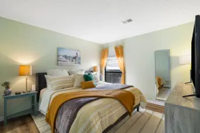 Stylish Branson Retreat • Golf & Amenities - Image 2