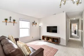 Rock n* Roll Haven RUOFF 4BD w/ Pool Table - Image 3