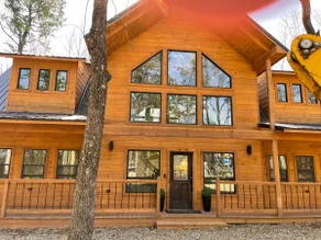 The Big Tex Luxury Cabin is EPIC - Image 2