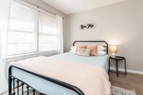 Stylish 4 bdrm/2 bath in heart of Fort Valley - Image 4