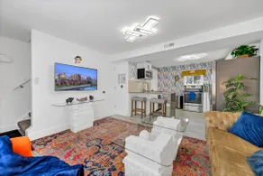 Townhouse centrally located to Buffalo's hospitals - Image 4