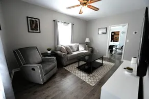 Big Blue #1: Spacious&Modern. Close to Downtown - Image 2