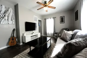 Big Blue #1: Spacious&Modern. Close to Downtown - Image 3