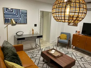 Vintage Modern Rowhome – So Close to Everything! - Image 3