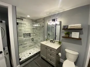 Lakeshore Living- guest studio - Image 3