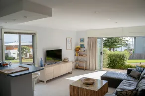 Walpole beach house - Image 2
