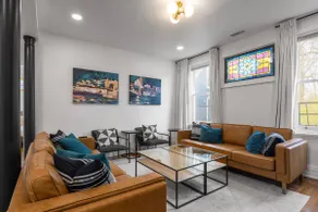 Sleeps 20: Driveway Parking, Near Downtown - Image 2