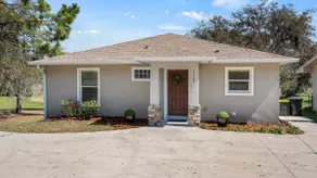Adorable Downtown Lakeview Home 1105 - Image 2