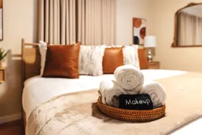 Peachtree/Royal Oak's Sweet Spot/King Bed - Image 3