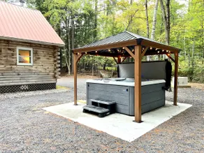 Nature Lodge w/Large Hot Tub, Firepit, Fireplace,5mns to Gore Mountain! - Image 2
