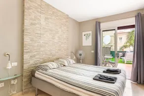 Beautiful apartment with garden. - Image 2