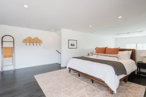 Chic Inner City Pad w/ Balcony | Walk Everywhere! - Image 3