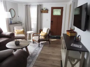 Cozy Corner Cottage - Image 3