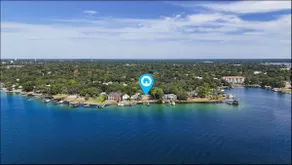 Beautiful bay front home with hot tub! Sleeps 18+ - Image 5