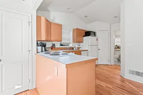 Private 1BR Cottage - Garage, WiFi, Walk to Craig - Image 4