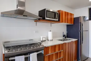 Downtown Condo - Close to Nightlife and Food - Image 4