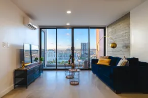 Downtown Condo - Close to Nightlife and Food - Image 5