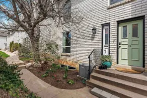 Urban Escape: Townhome Near Outdoor Adventures - Image 2