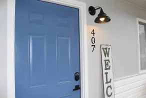 Blue Door Bungalow - Image 2