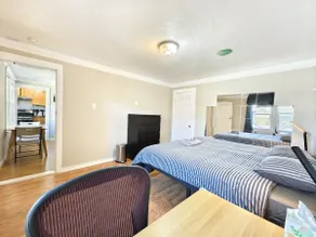 105-cozy 1b1b next to Mission St - Image 5