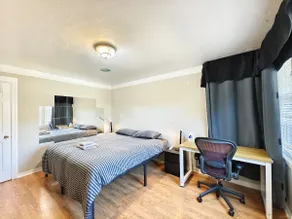 105-cozy 1b1b next to Mission St - Image 2