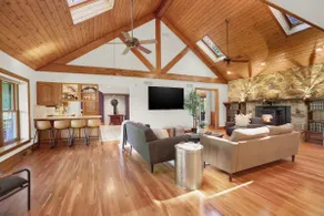 Beautiful Large Home in Private Woods with Hot Tub - Image 2