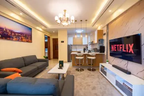 Exquisite 1Bed with Free Parking Gym and Pool - Image 2