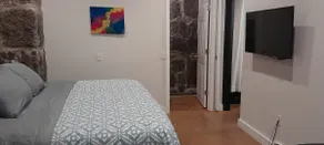 Cozy lower-level studio - Image 2