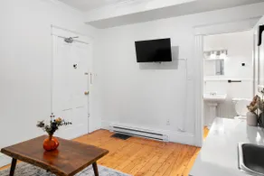 Studio 3 ~ 1 BDRM Apartment, w/ Lounge Area - Image 4